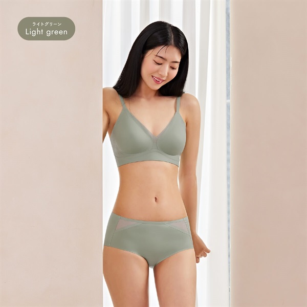 新品未使用ダイアナ下着ショーツとブラジャー C75 LL VIVIEN Nanafit ノンワイヤー ジェラートタッチブラ＆ショーツセット
