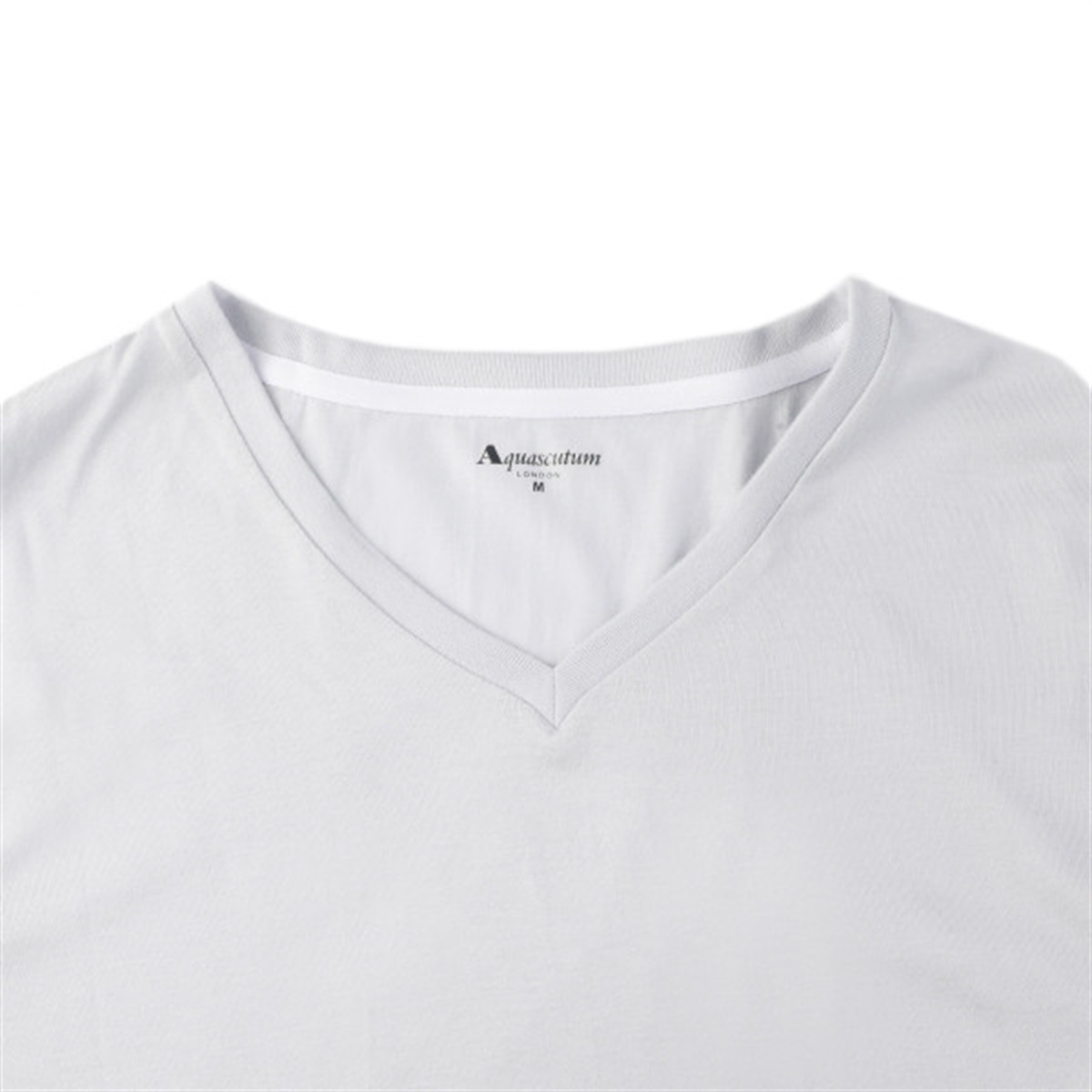 【未使用】Aquascutum Vネック装飾Tシャツ 10 AQUA SCUTUM - 【未使用】Aquascutum Vネック装飾Tシャツ 10の通販 by