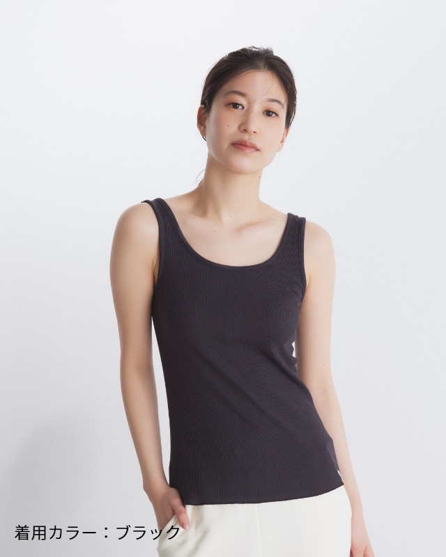 どう着ても前向きなタンクトップ 着用カラー：ブラック Front