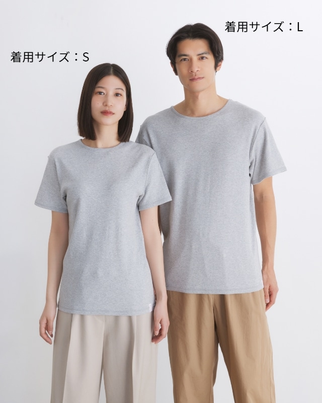 どう着ても前向きな丸首Tシャツ 着用カラー：ライトグレー 着用サイズ: S & L